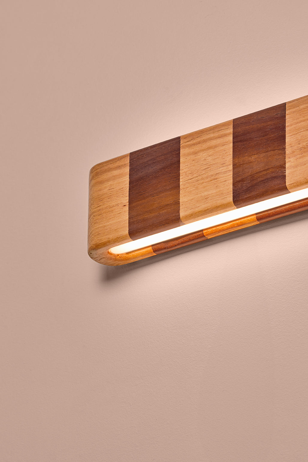 Kich Wall Light